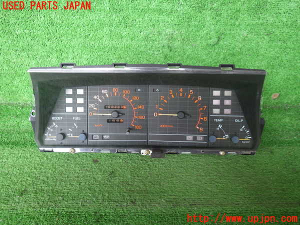 1UPJ-60516170]スカイライン(DR30) 後期 鉄仮面 スピードメーター 中古 