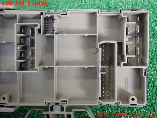 5UPJ-60966742]インプレッサ WRX-STi(GRF)ヒューズボックス2