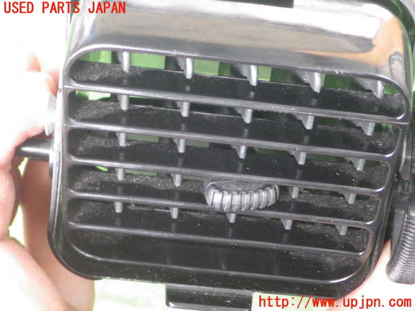 2UPJ-55187527]ランクル80系(FZJ80G)エアコン吹き出し口2 右 中古 の商品画像