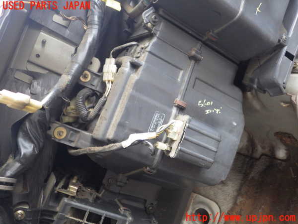 5UPJ-56016081]ランクル60系(HJ60V(改)) 後期 エバポレーター 中古 HJ61V BJ61V FJ62V FJ62G の商品画像