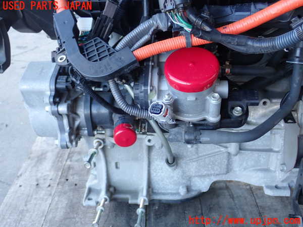 2UPJ-60812010]プリウスPHV(ZVW35)エンジン 2ZR-FXE 中古_m0002.jpg