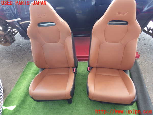 2UPJ-67157011]インプレッサ WRX-STi(GRF)シートセット中古