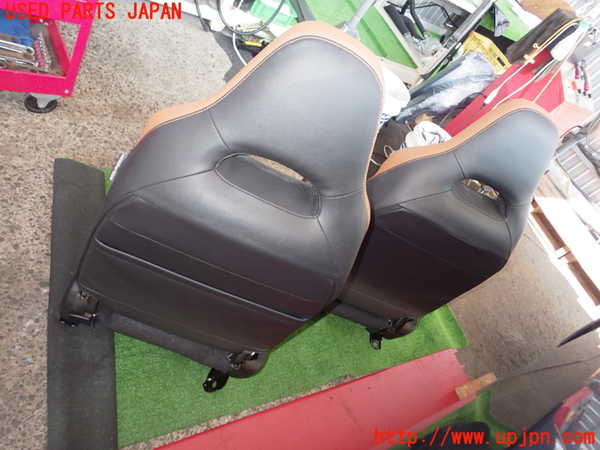 2UPJ-67157011]インプレッサ WRX-STi(GRF)シートセット中古