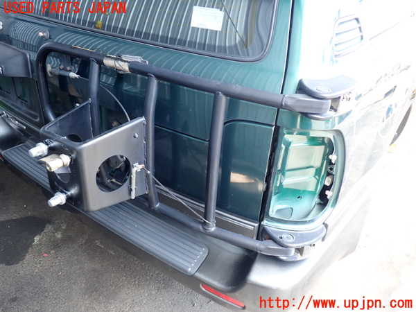 2UPJ-67331700]ランクル100系(UZJ100W)スペアタイヤキャリア 中古 参考