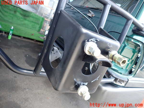 2UPJ-67331700]ランクル100系(UZJ100W)スペアタイヤキャリア 中古 参考
