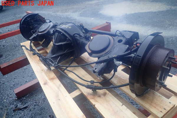 1UPJ-67684400]パジェロ(V45W)リアデフホーシング 中古_m0002.jpg