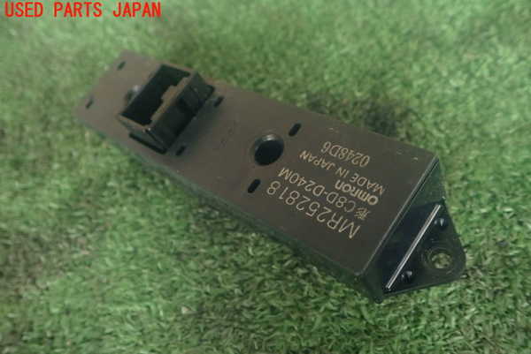 1UPJ-67686245]パジェロ(V45W)左前パワーウィンドウスイッチ 中古_m0002.jpg