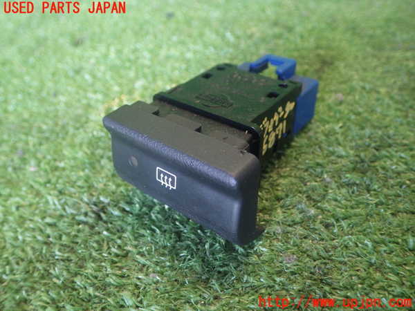2UPJ-68716300]シルビア(S14)デフォッガースイッチ 中古 の商品