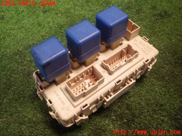 5UPJ-69106741]シルビア(S15(改))ヒューズボックス1 (室内 運転