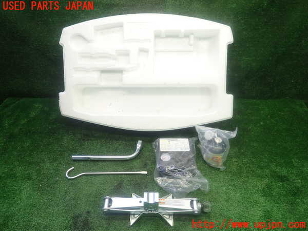 1UPJ-69387805]スイフトスポーツ(ZC33S)車載工具 中古 の商品
