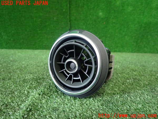 1UPJ-70037526]アウディ・Q2(GACHZ)エアコン吹き出し口1(右） 中古 の