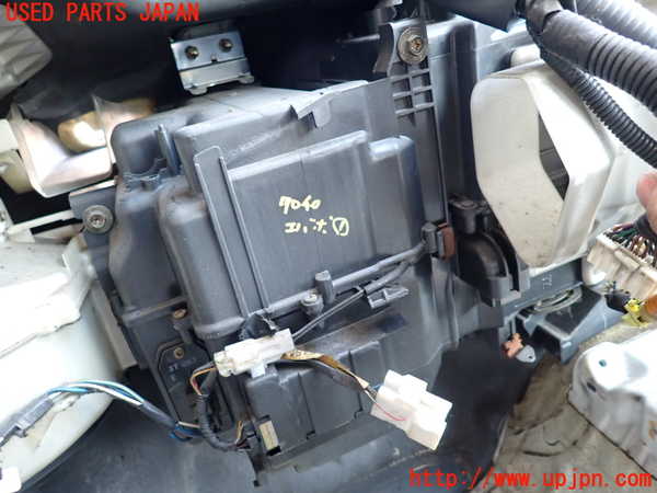 2UPJ-70406081]ハイラックスサーフ(KZN185W)エバポレーター1 中古_m0001.jpg