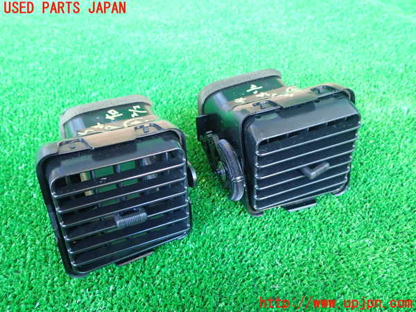 2UPJ-70557527]ランクル80系(HDJ81V)エアコン吹き出し口2 右 