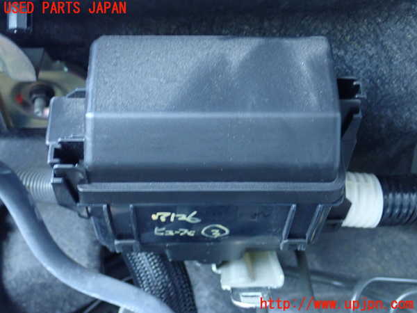 5UPJ-71266742]ノート e-POWER(HE12)ヒューズボックス2 (EGルーム 助手席側) 中古_m0001.jpg