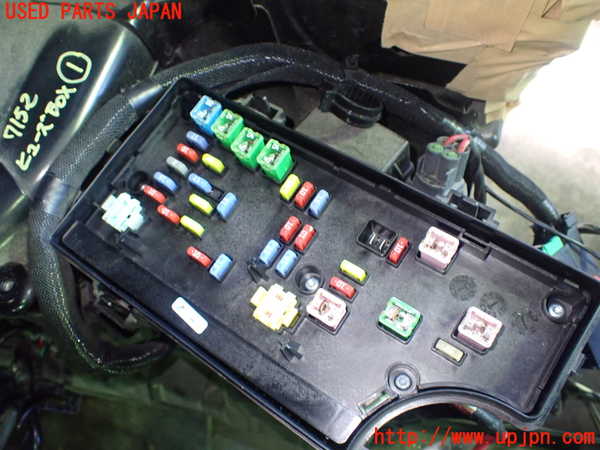 1UPJ-71526741]ジープ・コンパス(MK49)ヒューズボックス1 中古