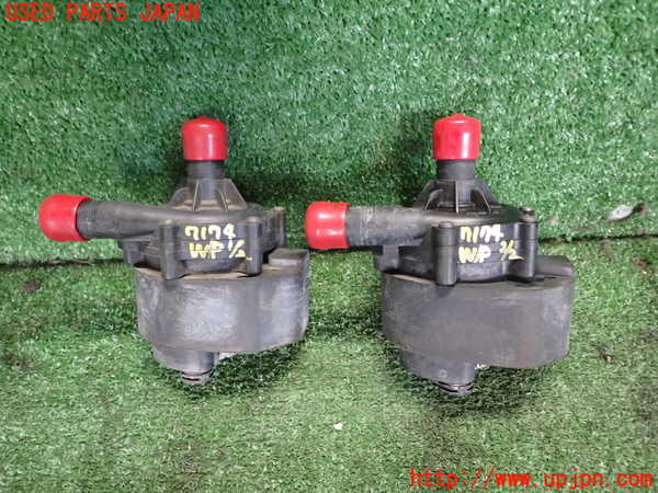 2UPJ-71742110]フーガハイブリッド(HY51)ウォーターポンプ 中古