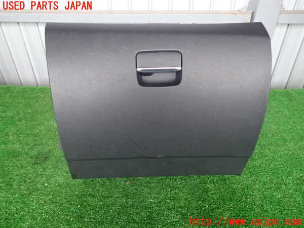 2UPJ-72297516]ベンツB180(246242) W246 前期 グローブボックス1 中古_m0001.jpg