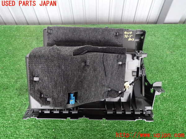 2UPJ-72297516]ベンツB180(246242) W246 前期 グローブボックス1 中古_m0003.jpg