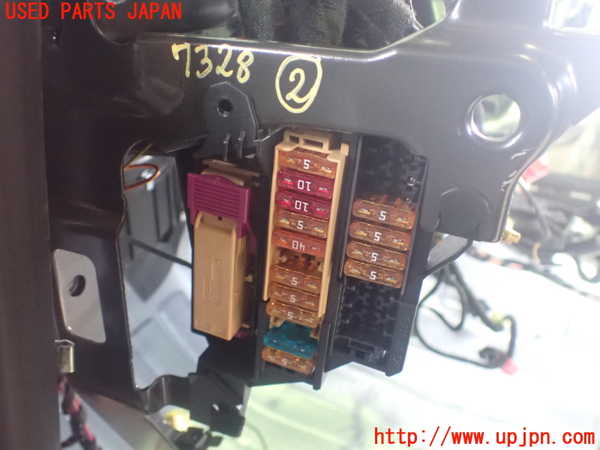 1UPJ-73286742]アウディ・A5(8TCDNF)ヒューズボックス2（室内