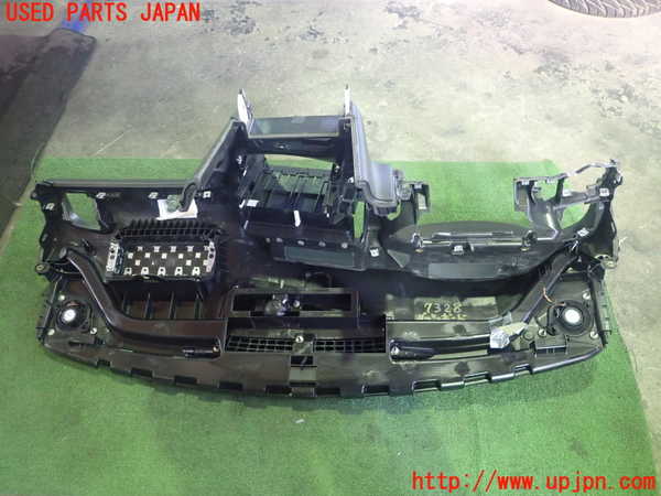 1UPJ-73287505]アウディ・A5(8TCDNF)ダッシュボード 中古 の商品画像