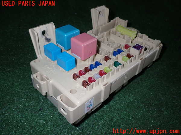 インベル　HISSAMIH ビューティーボックス 5UPJ-73626742]アイシス(ZGM11W)ヒューズボックス2 中古 の商品