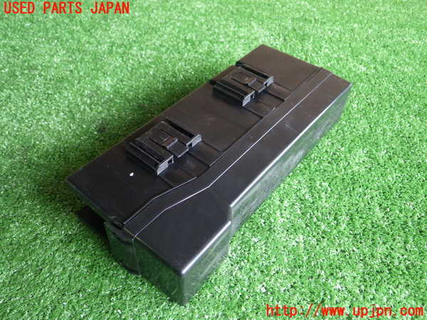 インベル　HISSAMIH ビューティーボックス 5UPJ-73626742]アイシス(ZGM11W)ヒューズボックス2 中古 の商品