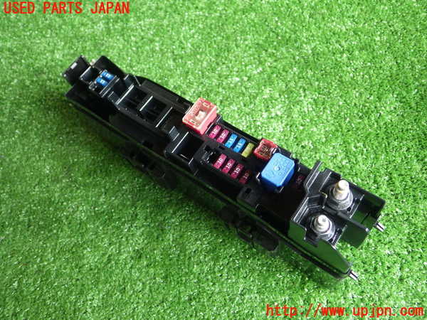 4UPJ-74126742]フーガハイブリッド(HY51) Y51系 ヒューズ