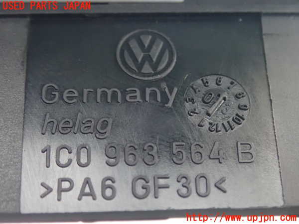 5UPJ-74306308]VW ニュービートルカブリオレ(1YAZJ)スイッチ3 (シートヒーター) 中古_m0003.jpg