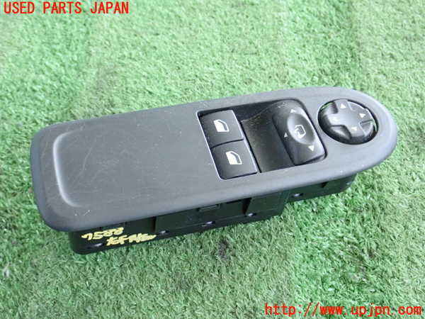 イスズ純正部品 8981472230 パワーウインドウスイッチ右側 中古 イスズ純正部品 8981472230 パワーウインドウスイッチ右側 中古