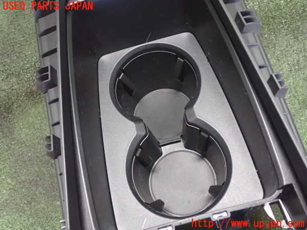 2UPJ-76737810]アテンザ ワゴン(MAZDA6)(GJ5FW)ドリンクホルダー