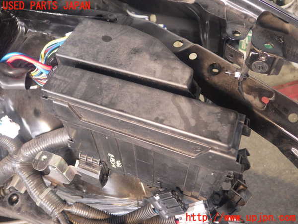 2UPJ-77726741]ティアナ(L33)ヒューズボックス1 (エンジンルーム 助手