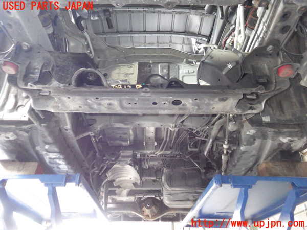 2UPJ-78125285]ハイエースバン200系(TRH216K)フロントメンバー 中古 の