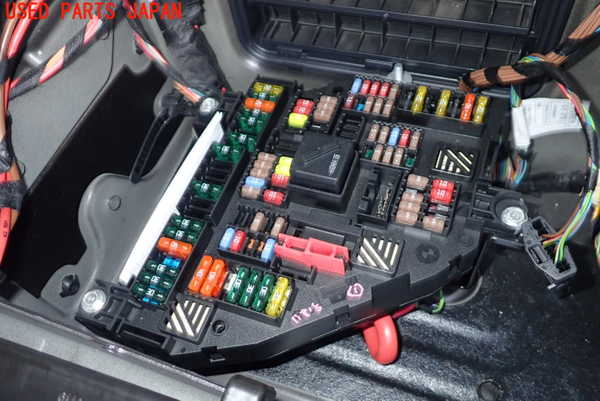 1UPJ-78156741]BMW 640i グランクーペ F06(6A30)ヒューズボックス1 運転席側 中古_m0001.jpg