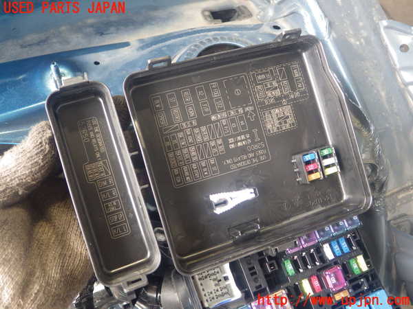 2UPJ-78396741]スイフトスポーツ(ZC33S)ヒューズボックス1 (エンジンルーム 助手席側) 中古_m0002.jpg