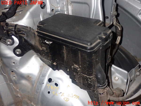5UPJ-78576742]アルファード 20系(ANH25W)ヒューズボックス2 エンジンルーム 助手席側 中古 参考情報(適合保証無)ANH20W GGH20W GGH25W_m0001.jpg