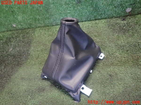 2UPJ-79117575]MAZDA3(アクセラ) セダン(BPFP)シフトブーツ 中古_m0002.jpg