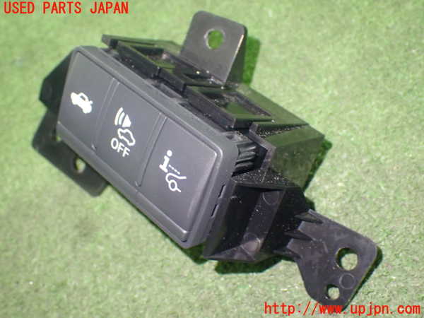 1UPJ-80006309]スカイライン ハイブリッド(HNV37)スイッチ4(トランクオープナー 車両接近通報装置一時停止 ヘッドアップディスプレイ) 中古_m0002.jpg