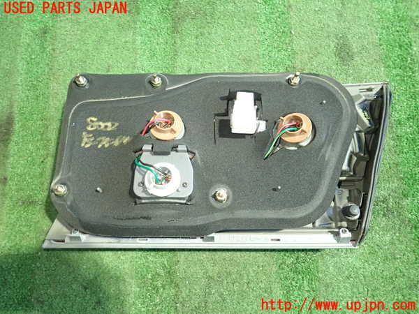 2UPJ-80021552]クラウン ロイヤル(JZS171)左リアフィニッシャー 中古_m0003.jpg