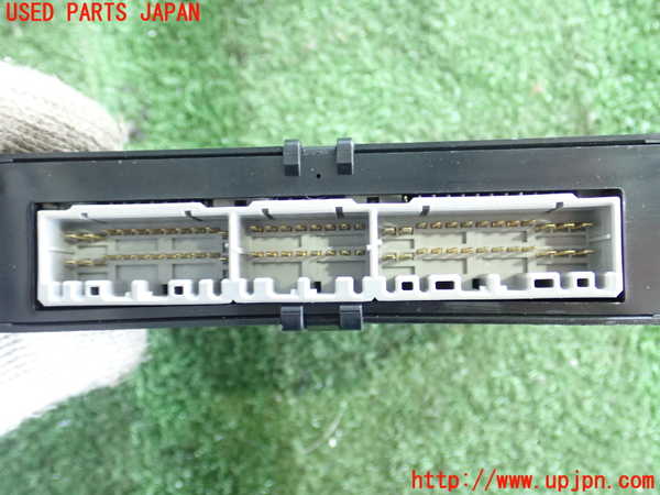 2UPJ-80026125]クラウン ロイヤル(JZS171)ABSコンピューター 中古_m0002.jpg