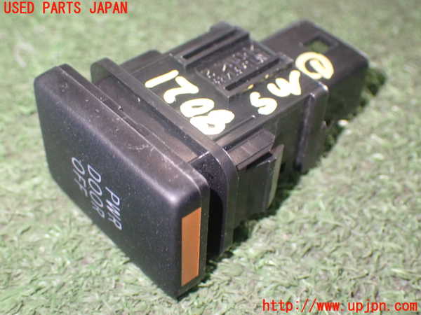 1UPJ-80216306]ヴォクシー(ノア)(ZRR70W)スイッチ1 (パワードアオフ) 中古_m0002.jpg