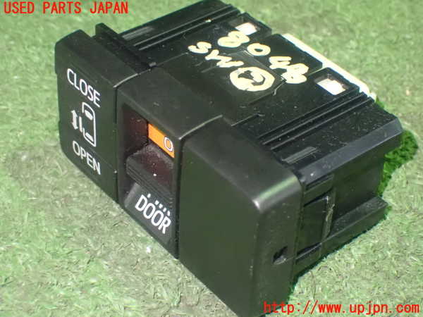 1UPJ-80486307]ヴォクシー(ノア)(ZRR80G)スイッチ2 (スライドドア) 中古_m0002.jpg