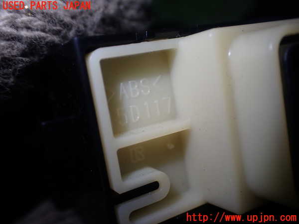1UPJ-80486308]ヴォクシー(ノア)(ZRR80G)スイッチ3 (TRC OFF・ECOモード) 中古_m0004.jpg