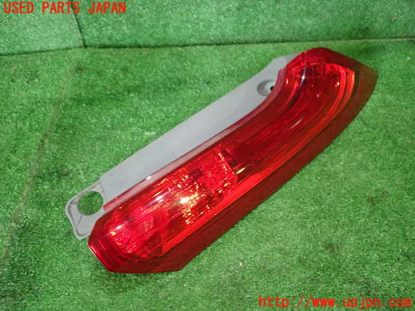 1UPJ-80521550]CR-V(RM4)右リアフィニッシャー 中古_m0001.jpg