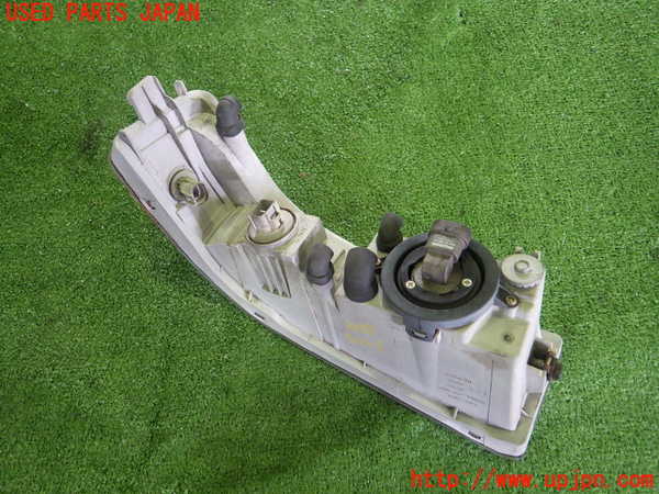 2UPJ-80581180]クラウン 4ドア ハードトップ(JZS155)右フォグ 中古_m0002.jpg