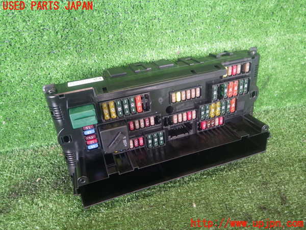 2UPJ-80806741]BMW 523i ツーリング(MT25)（F11）ヒューズ