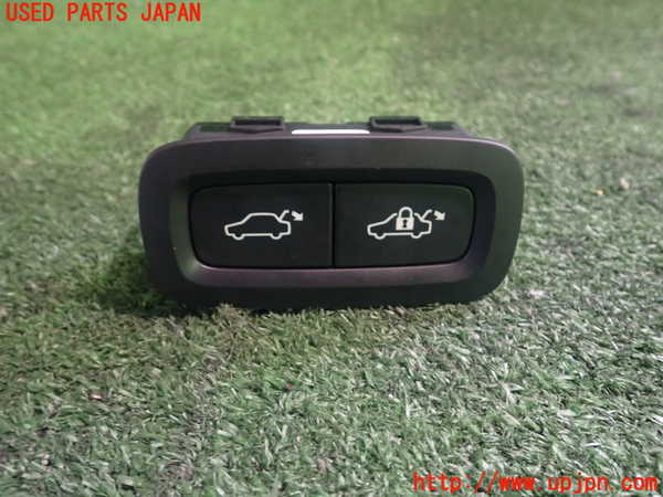 1UPJ-81106307]ボルボXC90(LB420XC)スイッチ2 (トランク) 中古_m0001.jpg