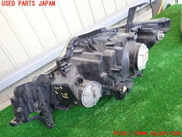 1UPJ-81231130]ステップワゴン スパーダ(RK7)右ヘッドライト HID 中古_m0002.jpg