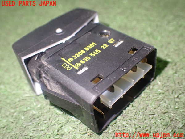 1UPJ-81326308]ベンツV350　W639(639350)スイッチ3 中古_m0003.jpg