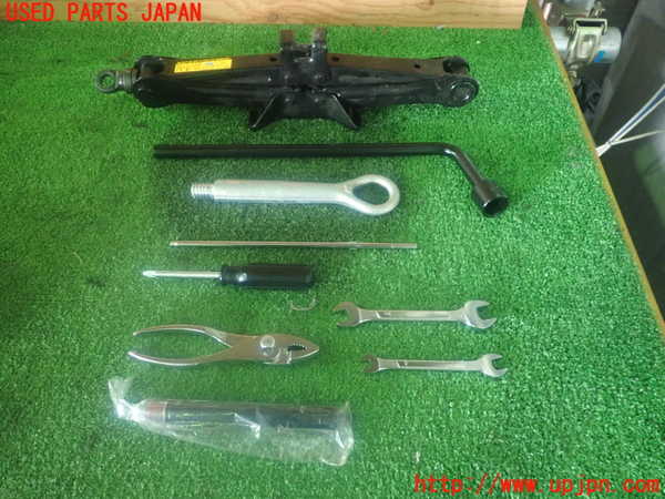 2UPJ-81557805]レクサス・LS600hL(UVF46)車載工具 中古_m0001.jpg