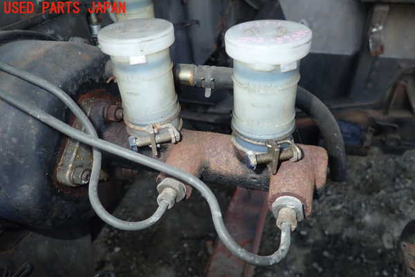 1UPJ-81594050]三菱ジープ(J54)ブレーキマスターシリンダー 中古 の